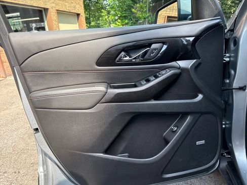 Used 2023 Chevrolet Traverse RS w/ LPO, Floor Liner Package AWD/4WD image 18
