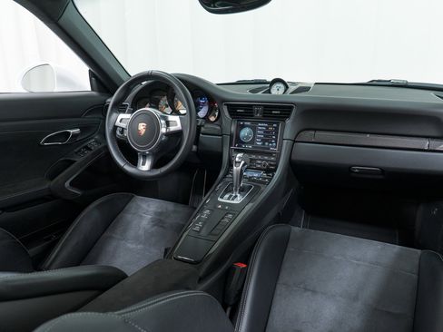 Certified 2014 Porsche 911 GT3 image 19