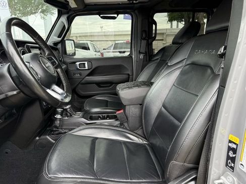 Used 2021 Jeep Wrangler Unlimited Sahara w/ Cold Weather Group AWD/4WD image 23