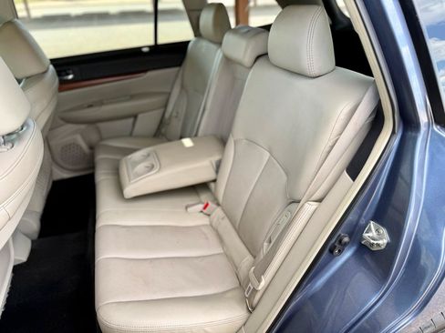 Used 2013 Subaru Outback 2.5i Limited w/ Popular Pkg 3 AWD/4WD image 11