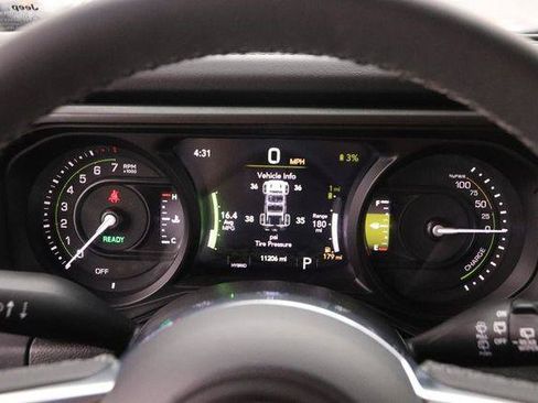 Used 2025 Jeep Wrangler Unlimited Sahara AWD/4WD image 13
