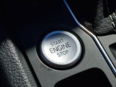 Used 2022 Volkswagen Atlas SE image 27