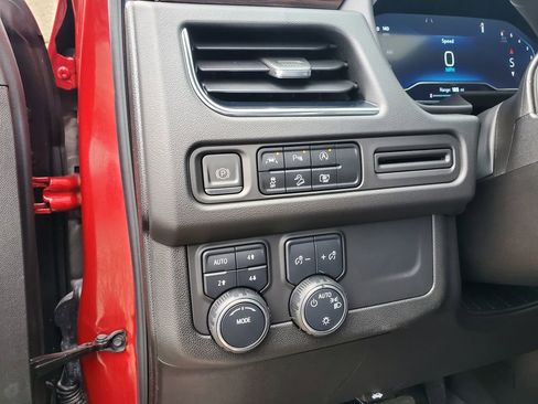 Used 2023 Chevrolet Tahoe Z71 w/ Luxury Package image 18