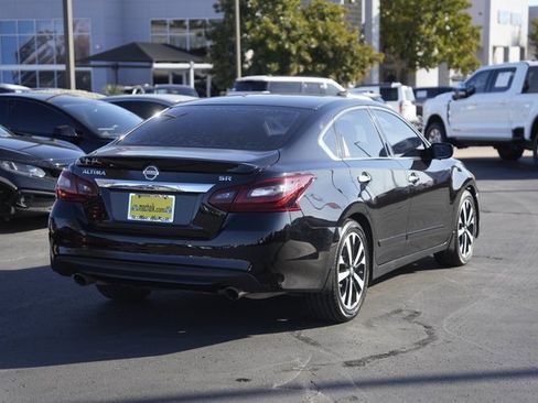 Used 2018 Nissan Altima 2.5 SR w/ Interior Lighting Package image 6