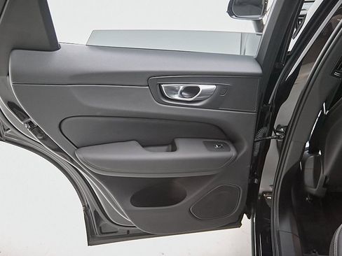 New 2026 Volvo XC60 B5 Ultra w/ Protection Package Premier image 18