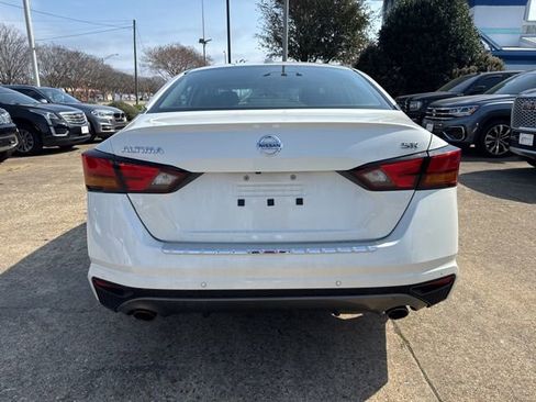 Used 2022 Nissan Altima 2.5 SR FWD image 6