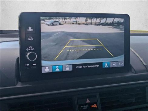 Used 2023 Honda Pilot Touring image 14