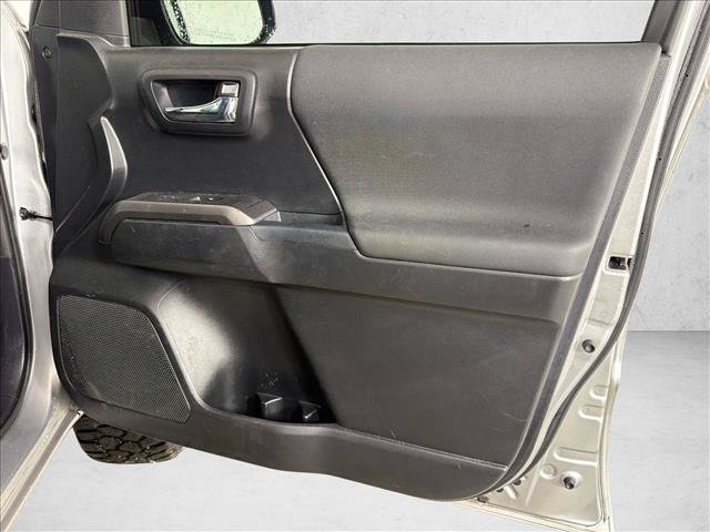 Used 2017 Toyota Tacoma TRD Off-Road w/ Tow Package RWD image 14