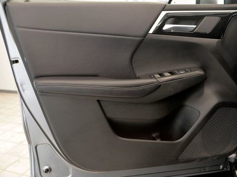 Used 2023 Mitsubishi Outlander SE image 14