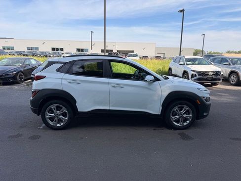 Used 2023 Hyundai Kona SEL AWD/4WD image 2