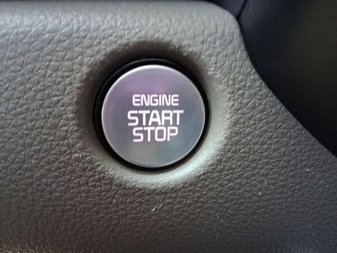 Used 2026 Kia Carnival FWD image 26