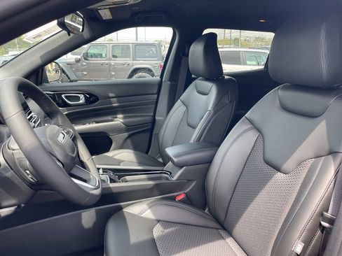 New 2026 Jeep Compass Latitude AWD/4WD image 17