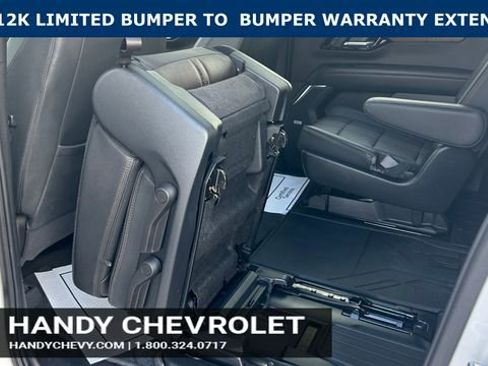 Certified 2025 Chevrolet Suburban High Country AWD/4WD image 40