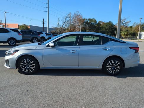 Used 2023 Nissan Altima 2.5 SV image 7