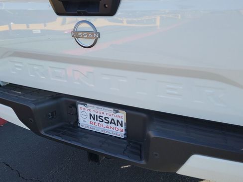 Certified 2025 Nissan Frontier SV w/ Tow Package RWD image 23