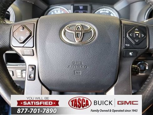 Used 2017 Toyota Tacoma TRD Sport w/ Tow Package (A/T) AWD/4WD image 23