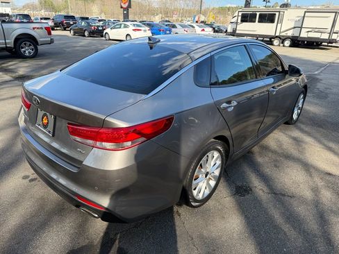 Used 2018 Kia Optima EX image 4
