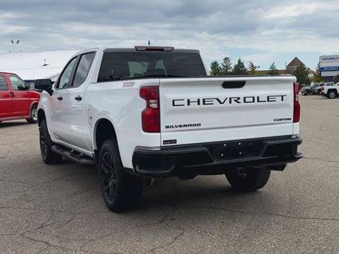 Used 2025 Chevrolet Silverado 1500 Custom Trail Boss w/ Turbomax Blackout Package AWD/4WD image 7