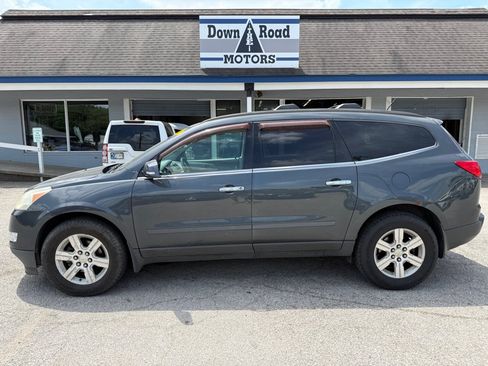 Used 2011 Chevrolet Traverse LT w/ Personal Connectivity Package AWD/4WD image 2