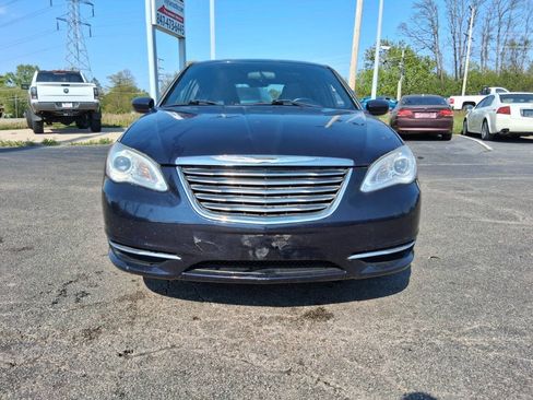Used 2012 Chrysler 200 Touring FWD image 2