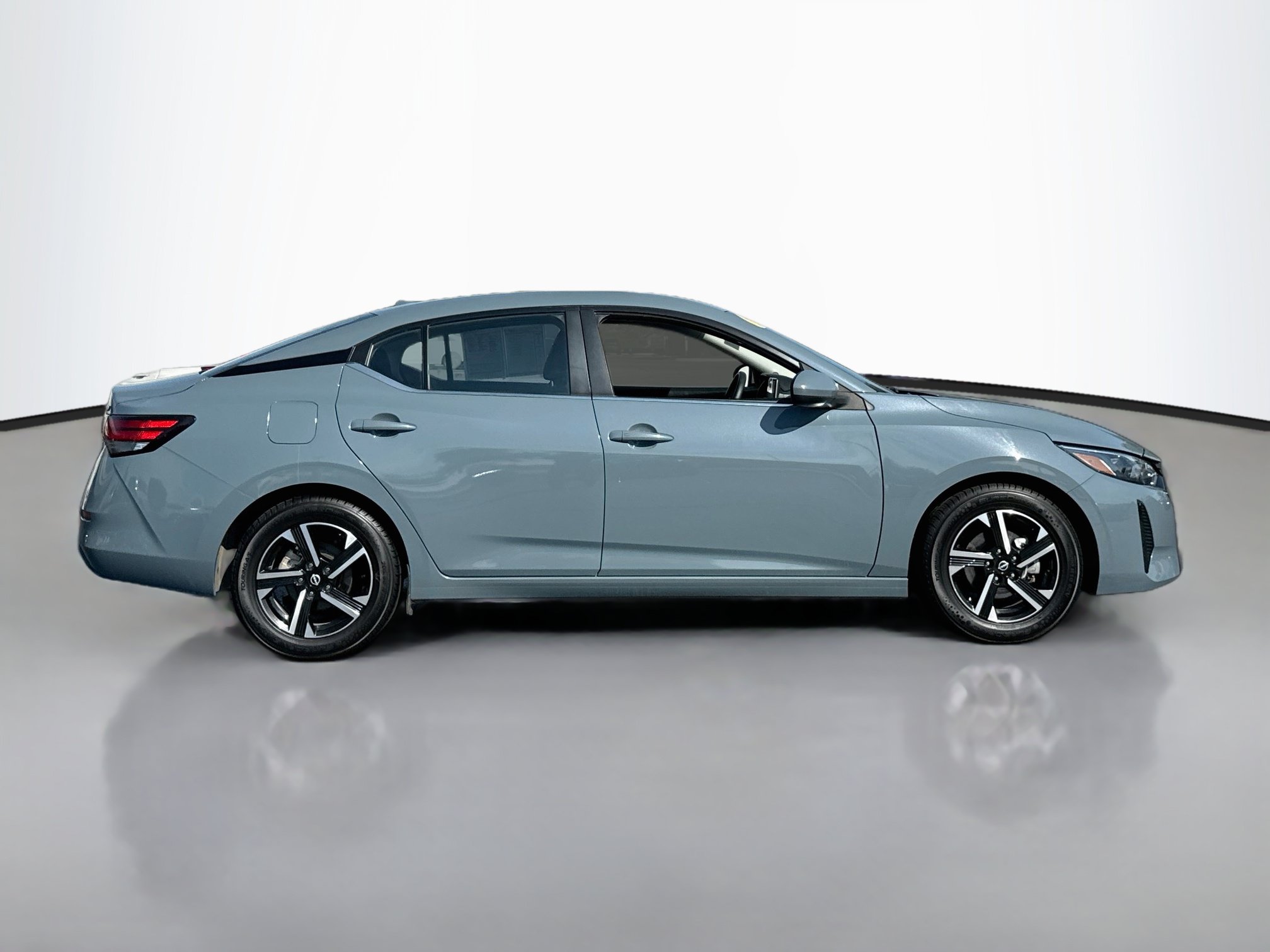 Used 2024 Nissan Sentra SV FWD image 8