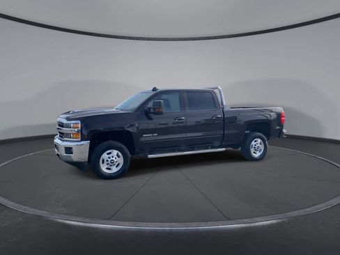 Used 2019 Chevrolet Silverado 2500 LT w/ LT Convenience Package image 3