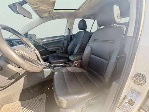 Used 2018 Volkswagen Golf SE FWD image 10
