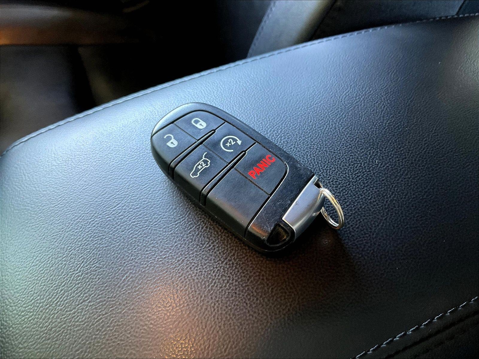 Used 2019 Jeep Grand Cherokee Limited AWD/4WD image 32