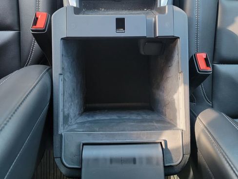 Used 2023 Ford Explorer XLT w/ Equipment Group 202A AWD/4WD image 25