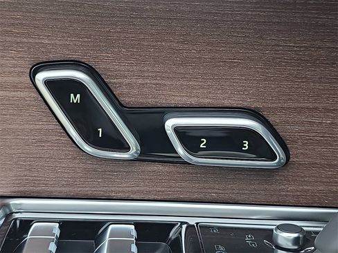 New 2026 Land Rover Range Rover SE image 30