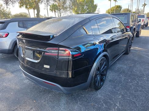 Used 2022 Tesla Model X Plaid image 4