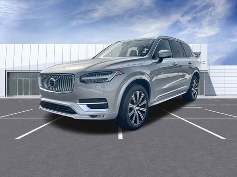 Used 2025 Volvo XC90 B6 Plus image 4