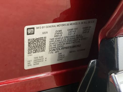 Used 2025 Chevrolet Equinox EV LT w/ Convenience Package image 28