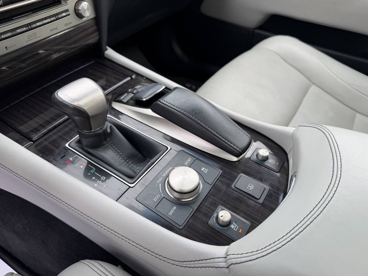 Used 2014 Lexus LS 460 w/ Comfort Package RWD image 23