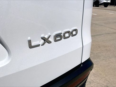 Used 2024 Lexus LX 600 4WD w/ Ultra Luxury Package image 10