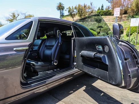 Used 2010 Rolls-Royce Phantom Coupe RWD image 29