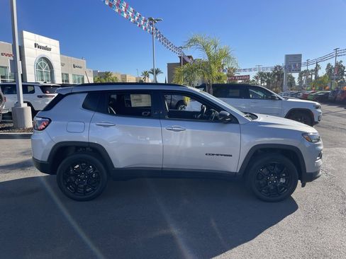 New 2026 Jeep Compass Latitude image 7
