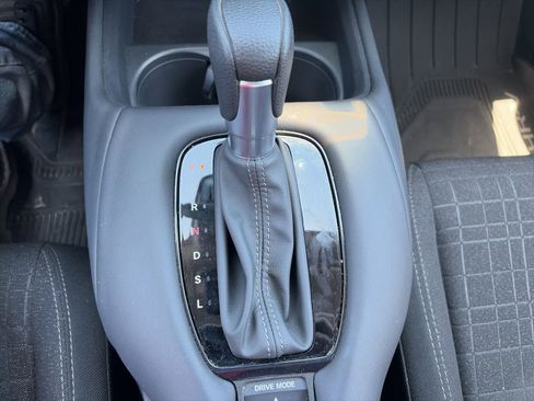 Used 2025 Honda HR-V LX image 18