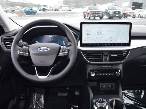 Used 2023 Ford Escape Platinum image 16