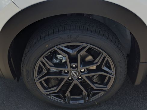 New 2026 Nissan Kicks SR FWD image 7