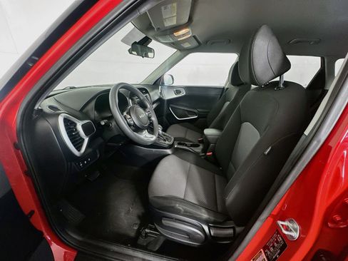 Used 2024 Kia Soul LX w/ Option Group 015 FWD image 13