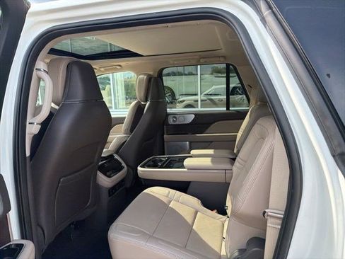Used 2024 Lincoln Navigator L Reserve image 21