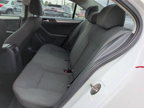 Used 2015 Volkswagen Jetta SE FWD image 28