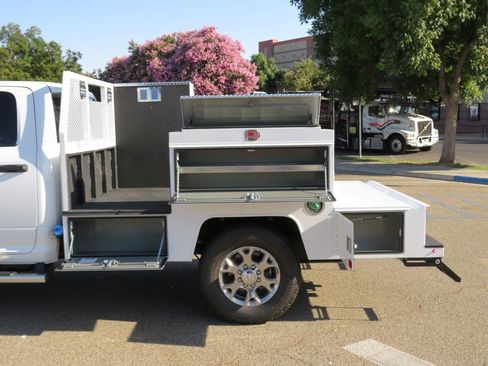 New 2022 RAM 3500 Tradesman w/ Chrome Appearance Group image 11