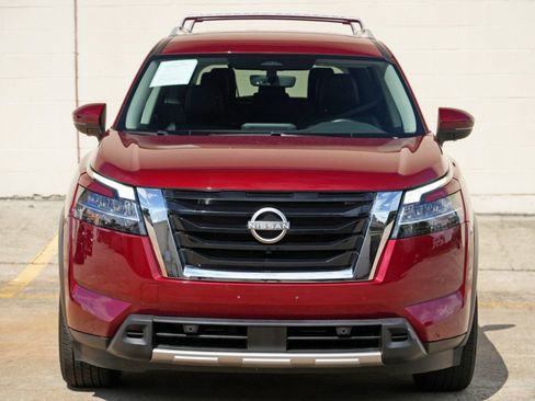 Used 2023 Nissan Pathfinder SL FWD image 45