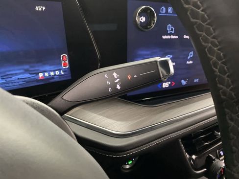 Used 2025 Chevrolet Tahoe Z71 image 26