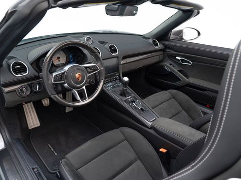 Certified 2024 Porsche 718 Boxster GTS image 4