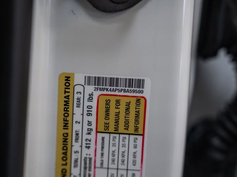 Used 2023 Ford Edge ST image 45