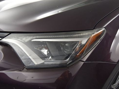 Used 2018 Toyota RAV4 XLE image 11