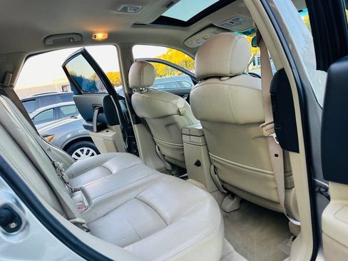 Used 2004 INFINITI FX35 2WD w/ Technology Pkg image 20